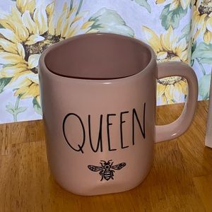 Rae Dunn Queen Bee Mug